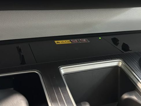 Used 2025 Toyota Sienna XLE FWD image 30