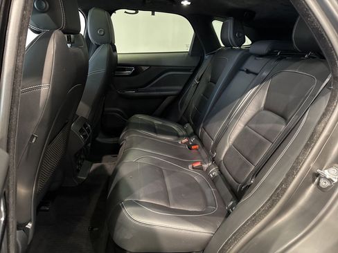 Used 2019 Jaguar F-PACE R-Sport image 34