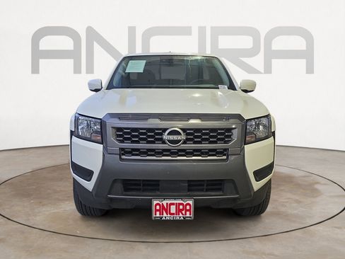 Used 2025 Nissan Frontier SV RWD image 2