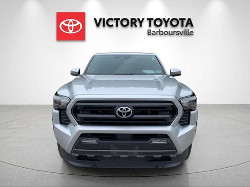 Used 2024 Toyota Tacoma SR5 w/ SR5 Upgrade Package AWD/4WD image 8