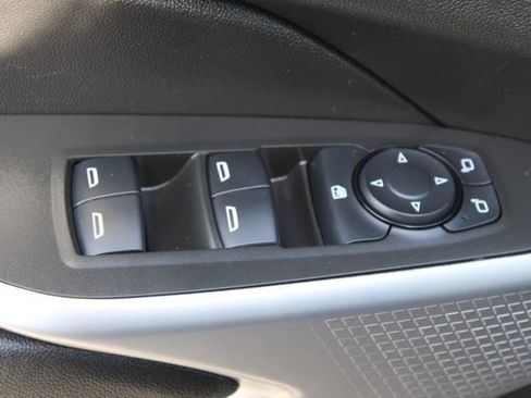 Used 2024 Chevrolet Trax RS w/ Driver Confidence Package FWD image 11