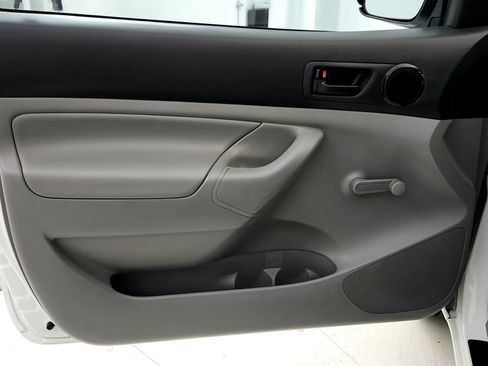 Used 2014 Toyota Tacoma 2WD Regular Cab image 19