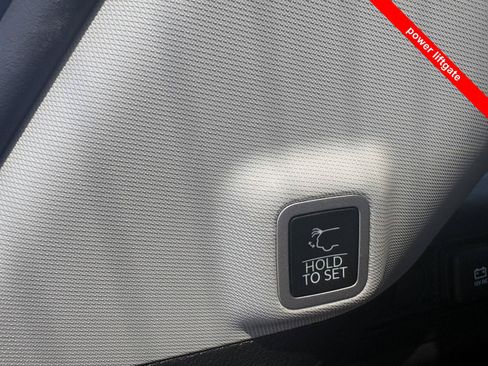 Used 2024 Jeep Grand Cherokee Limited AWD/4WD image 9