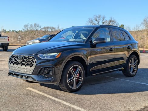 Used 2024 Audi Q5 e Premium Plus w/ Premium Plus Package image 5