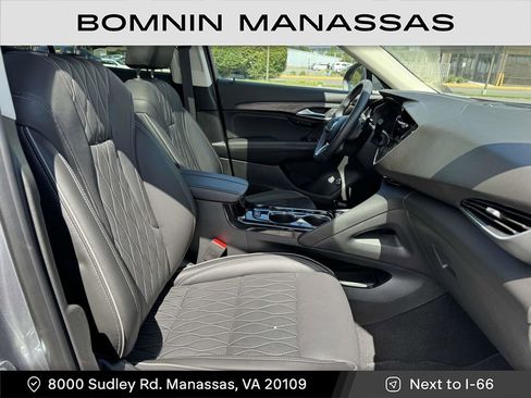 Used 2022 Buick Envision Avenir w/ Technology Package II image 9