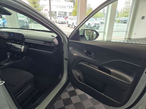 Used 2025 Hyundai Kona SEL AWD/4WD image 42