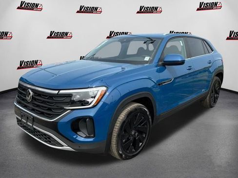 Used 2025 Volkswagen Atlas Cross Sport SE image 1