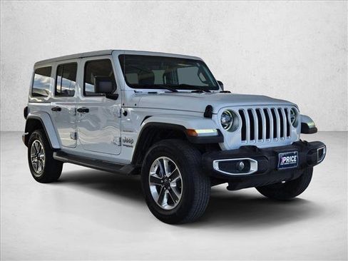 Used 2019 Jeep Wrangler Unlimited Sahara image 3