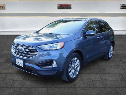 Used 2019 Ford Edge Titanium FWD image 3