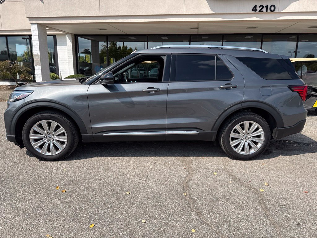 Used 2025 Ford Explorer Platinum w/ LUX Leather Package AWD/4WD image 9