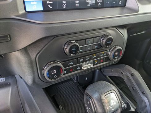 Used 2026 Ford Bronco Badlands AWD/4WD image 22