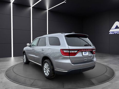 Used 2021 Dodge Durango SXT image 4