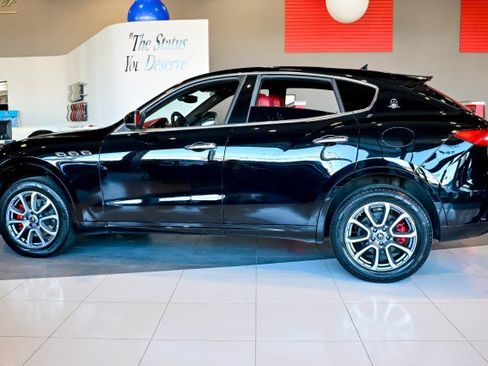 Used 2020 Maserati Levante image 8