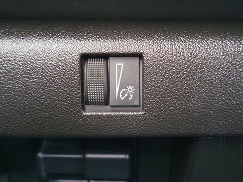 Certified 2025 Chevrolet Colorado W/T w/ WT Custom Package image 18