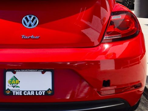 Used 2018 Volkswagen Beetle 2.0T SE image 25