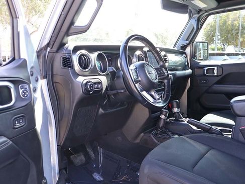 Used 2022 Jeep Gladiator Overland image 23