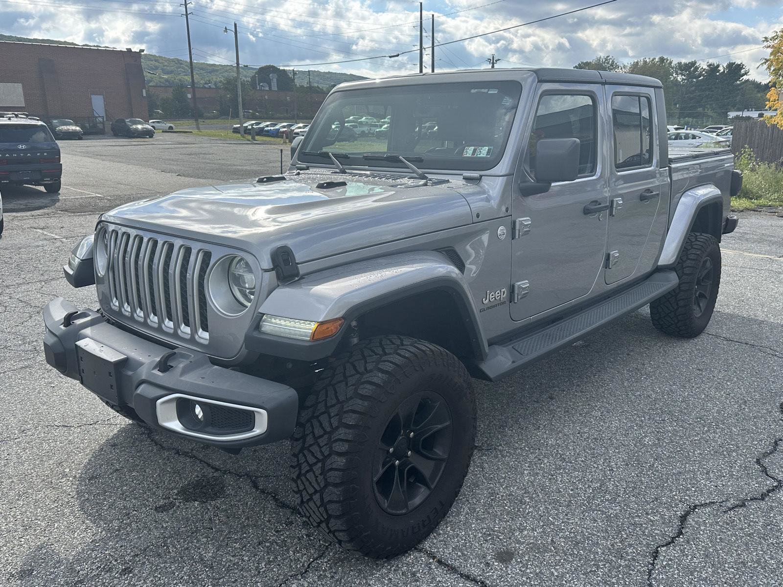 Used 2020 Jeep Gladiator Overland AWD/4WD image 4