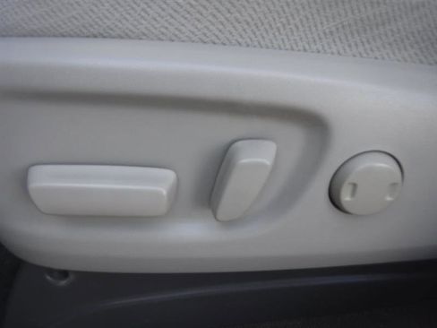 Used 2012 Toyota Sienna LE image 37