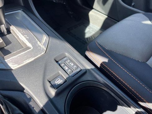 Used 2018 Subaru Crosstrek 2.0i Premium AWD/4WD image 17
