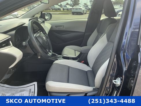 Used 2024 Toyota Corolla LE FWD image 11