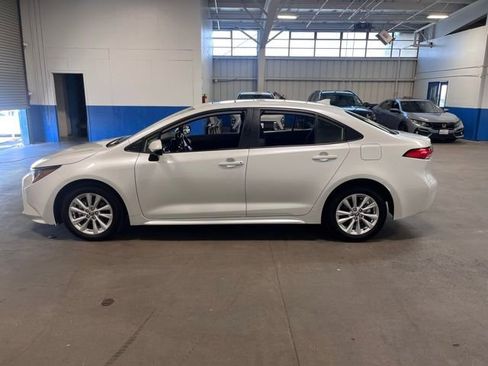 Used 2024 Toyota Corolla LE w/ LE Premium Package image 6