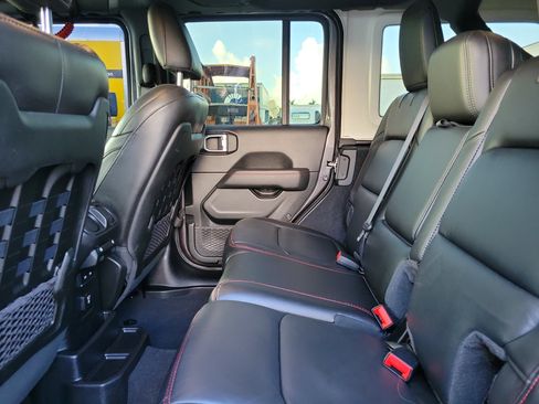 Used 2021 Jeep Wrangler Unlimited Rubicon AWD/4WD image 14