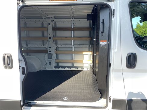 Used 2025 RAM ProMaster 2500 w/ U-Haul Equipment Group FWD image 28
