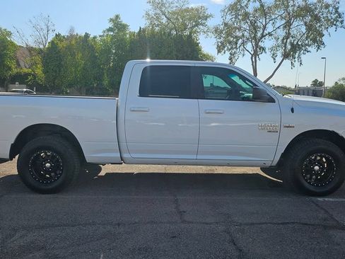 Used 2019 RAM 1500 Classic SLT RWD image 12