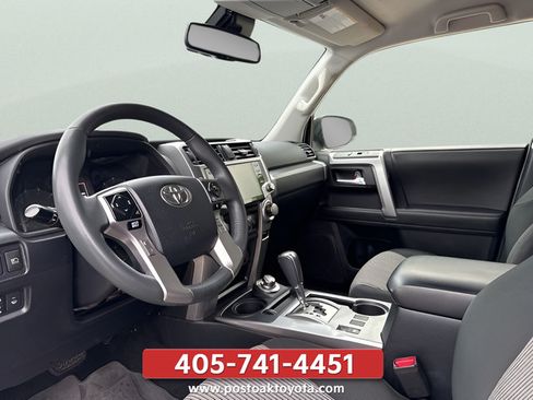 Used 2022 Toyota 4Runner SR5 AWD/4WD image 18