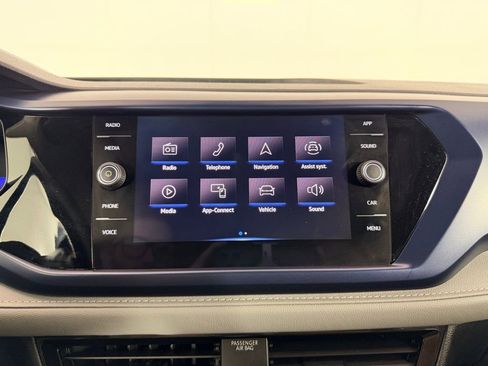 Used 2023 Volkswagen Taos SE image 18