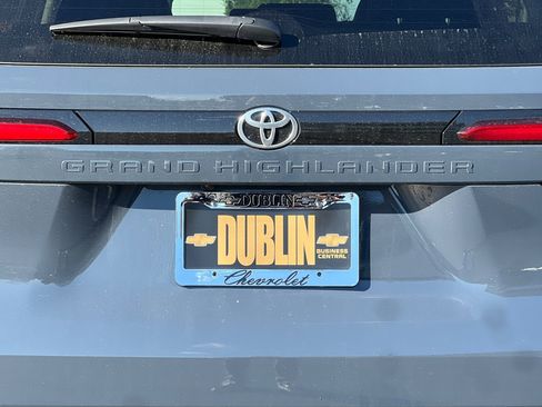 Used 2024 Toyota Grand Highlander XLE image 49