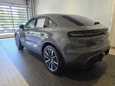 Used 2025 Porsche Macan 4 Electric w/ Premium Package AWD/4WD image 3