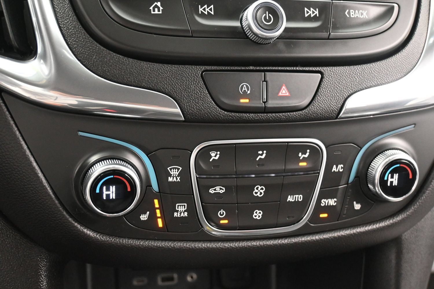 Used 2024 Chevrolet Equinox LT AWD/4WD image 32