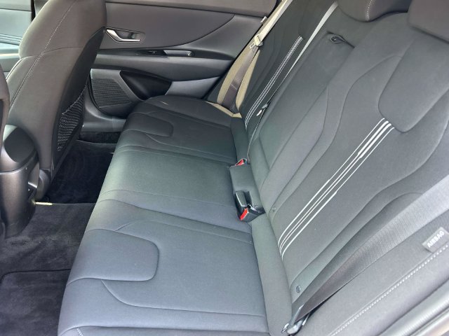 Used 2024 Hyundai Elantra SEL w/ Convenience Package FWD image 17