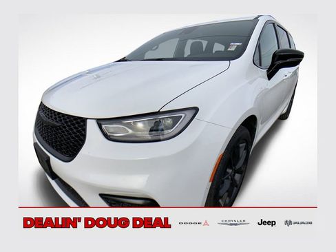 New 2026 Chrysler Pacifica Select w/ S Appearance Package AWD/4WD image 1