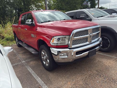 Used 2018 RAM 2500 Laramie w/ Off Road Package AWD/4WD image 2