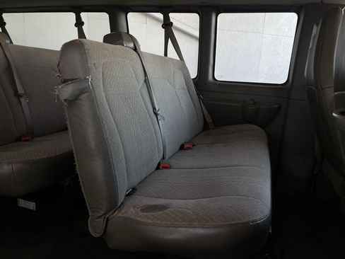 Used 2017 Chevrolet Express 3500 LT w/ LT Preferred Equipment Group image 12