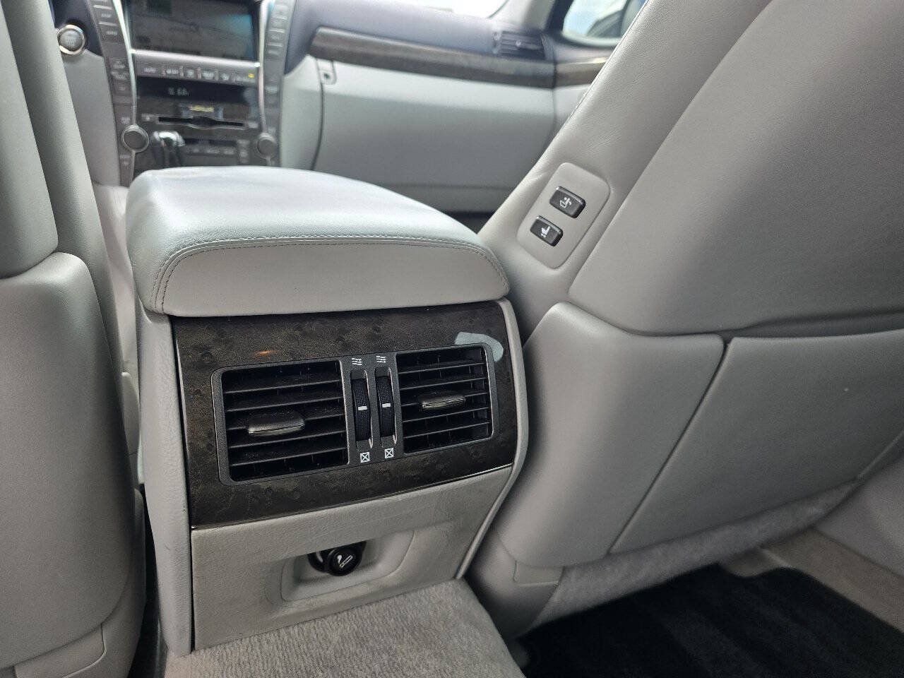 Used 2008 Lexus LS 460 L RWD image 22