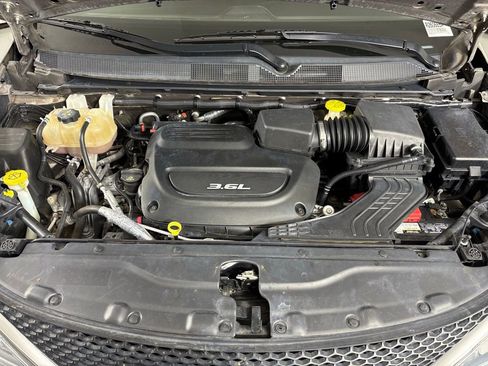 Used 2018 Chrysler Pacifica Touring-L w/ Premium Audio Group image 44