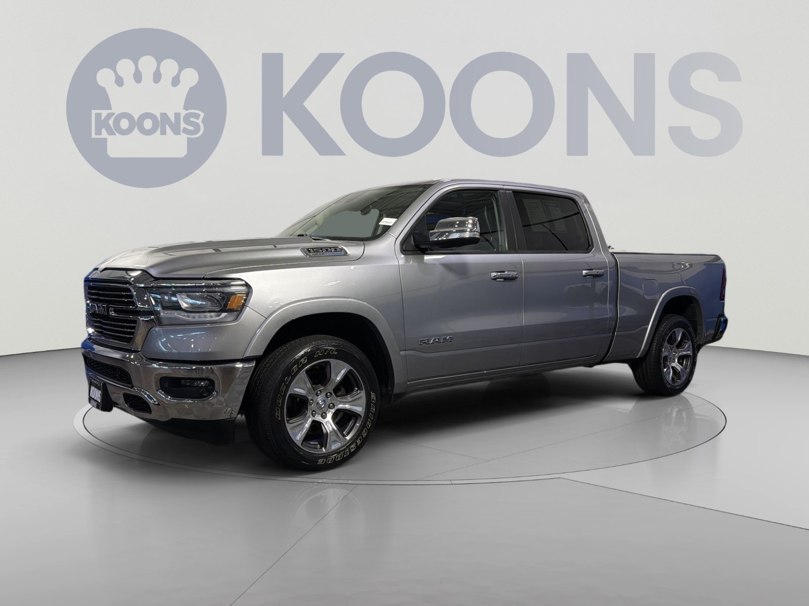 Used 2022 RAM 1500 Laramie AWD/4WD image 1