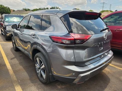 Used 2024 Nissan Rogue SL w/ SL Premium Package FWD image 3