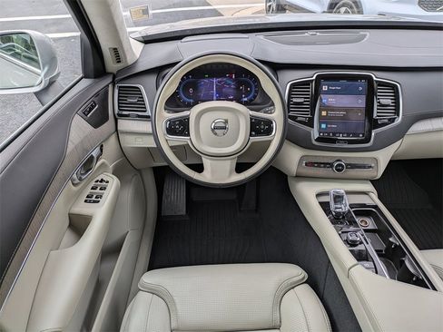 Certified 2025 Volvo XC90 B6 Ultra w/ Lounge Package image 20