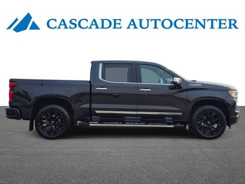 Certified 2022 Chevrolet Silverado 1500 High Country w/ Technology Package AWD/4WD image 11
