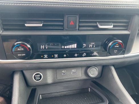 Certified 2023 Nissan Rogue SV image 54