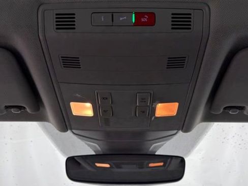 Used 2024 Volkswagen Jetta SE image 41