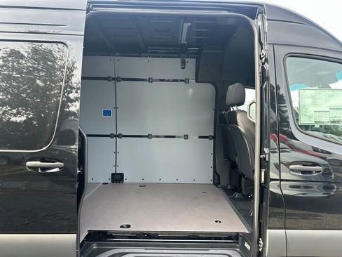Used 2026 Mercedes-Benz Sprinter 2500 image 29
