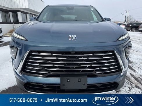 Used 2025 Buick Enclave Preferred image 5