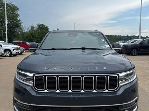 Used 2024 Jeep Wagoneer L Series II w/ Flexible Seating Group AWD/4WD image 8