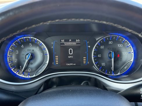 Used 2018 Chrysler Pacifica Touring Plus w/ S Appearance Package FWD image 22