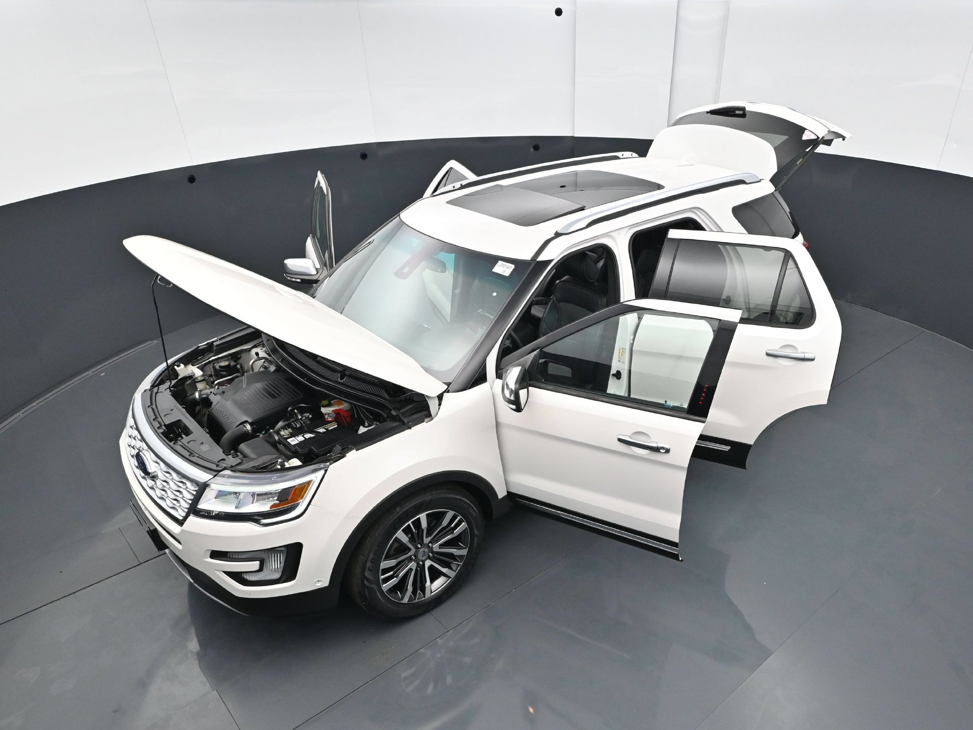 Used 2017 Ford Explorer Platinum AWD/4WD image 41